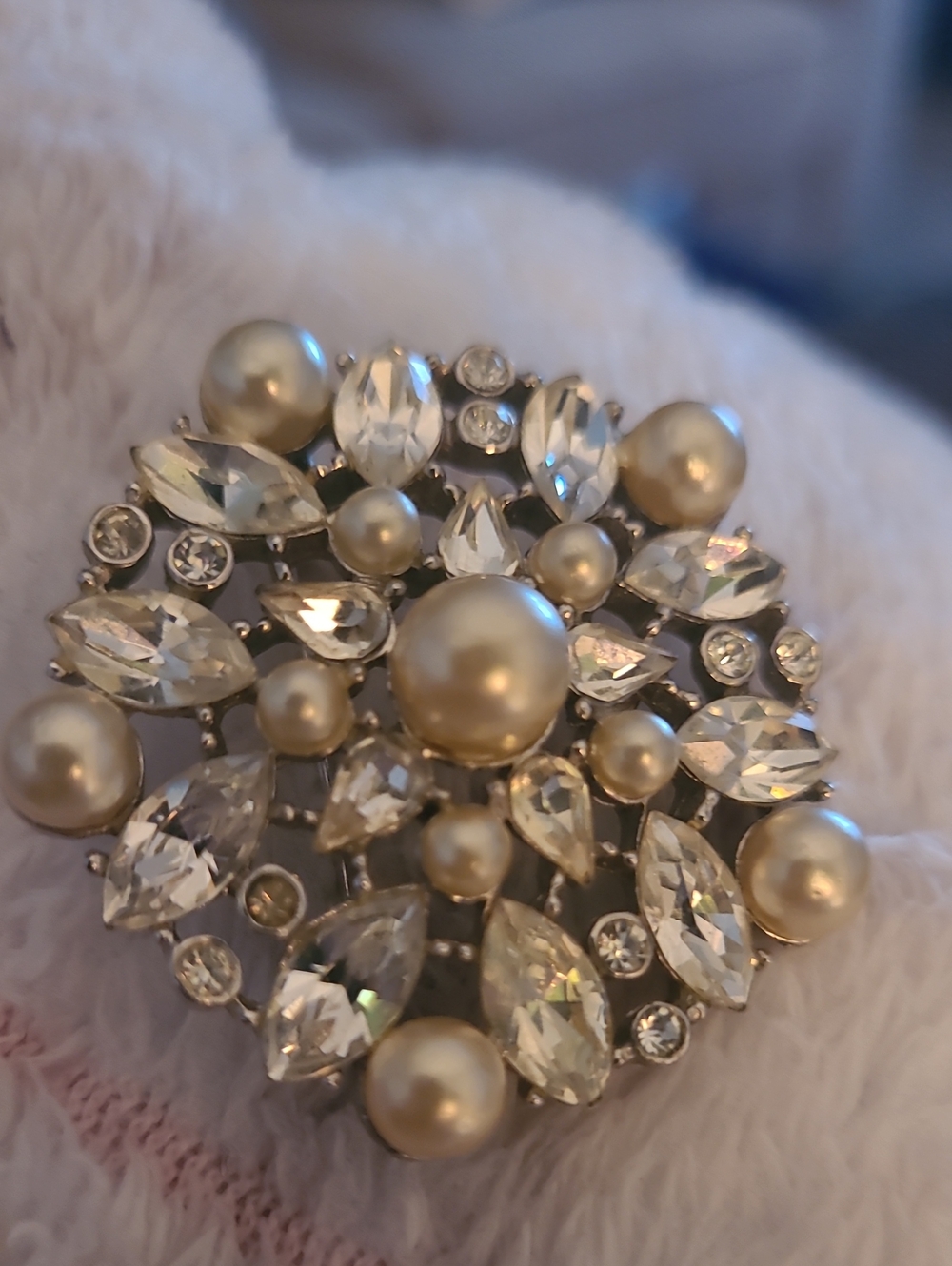Vintage Brooch stamped with the maker's mark WIESNER. BIN 8